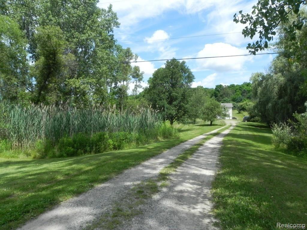 11263 Germany Road Fenton, MI 48430 - Photo 4 of 15
