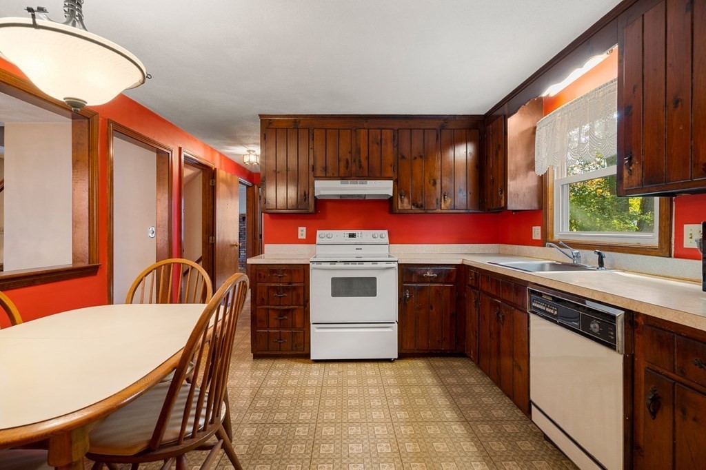20 Colburn Road Reading, MA 01867 - Photo 13 of 36 Gallery Image 13
