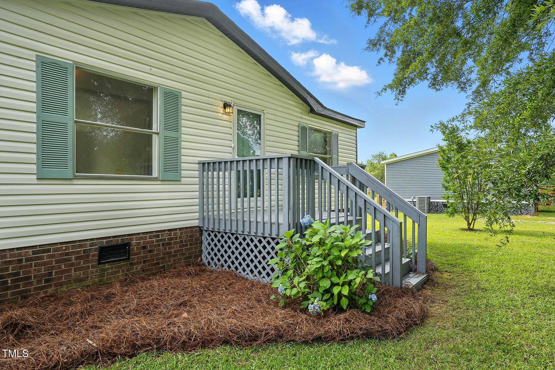 585 Smith Road Smithfield, NC 27577 - Photo 4 of 33 Front Porch