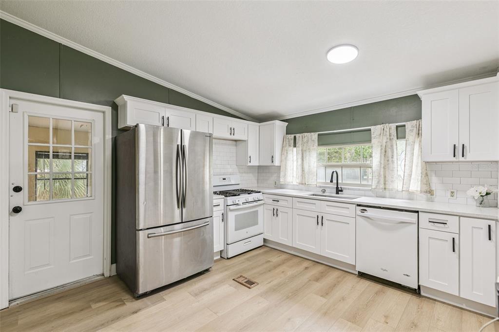2832 4th Street Orlando, FL 32820 - Photo 9 of 27