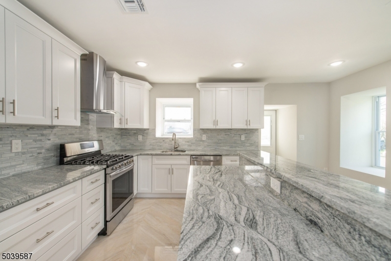 43 Perrin Avenue, Unit 2 Pompton Lakes, NJ 07442 - Photo 2 of 14