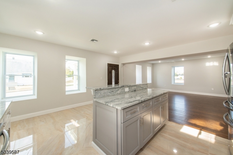 43 Perrin Avenue, Unit 2 Pompton Lakes, NJ 07442 - Photo 5 of 14