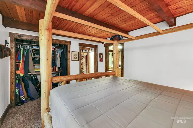 $679,900 | 10 Caribou Parkway, Cascade, ID 83611