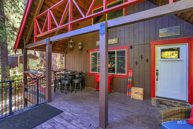 $679,900 | 10 Caribou Parkway, Cascade, ID 83611