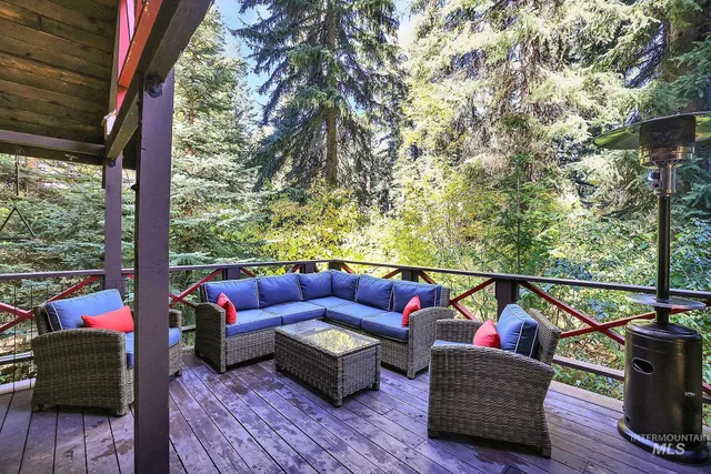 $679,900 | 10 Caribou Parkway, Cascade, ID 83611