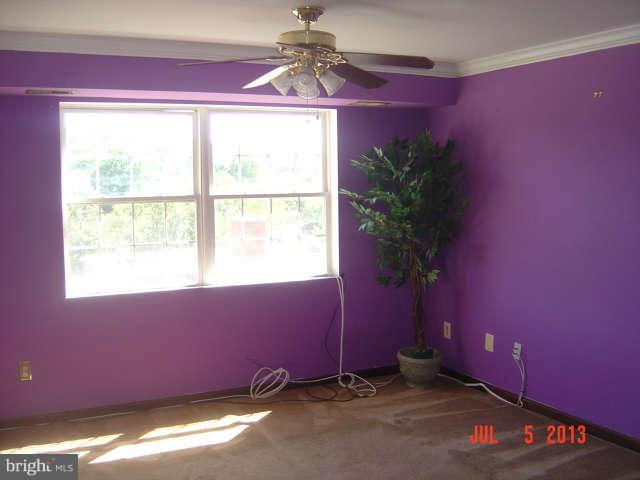 200 43rd Road Northeast, Unit 303 Washington, DC 20019 - Photo 9 of 11 Living Room