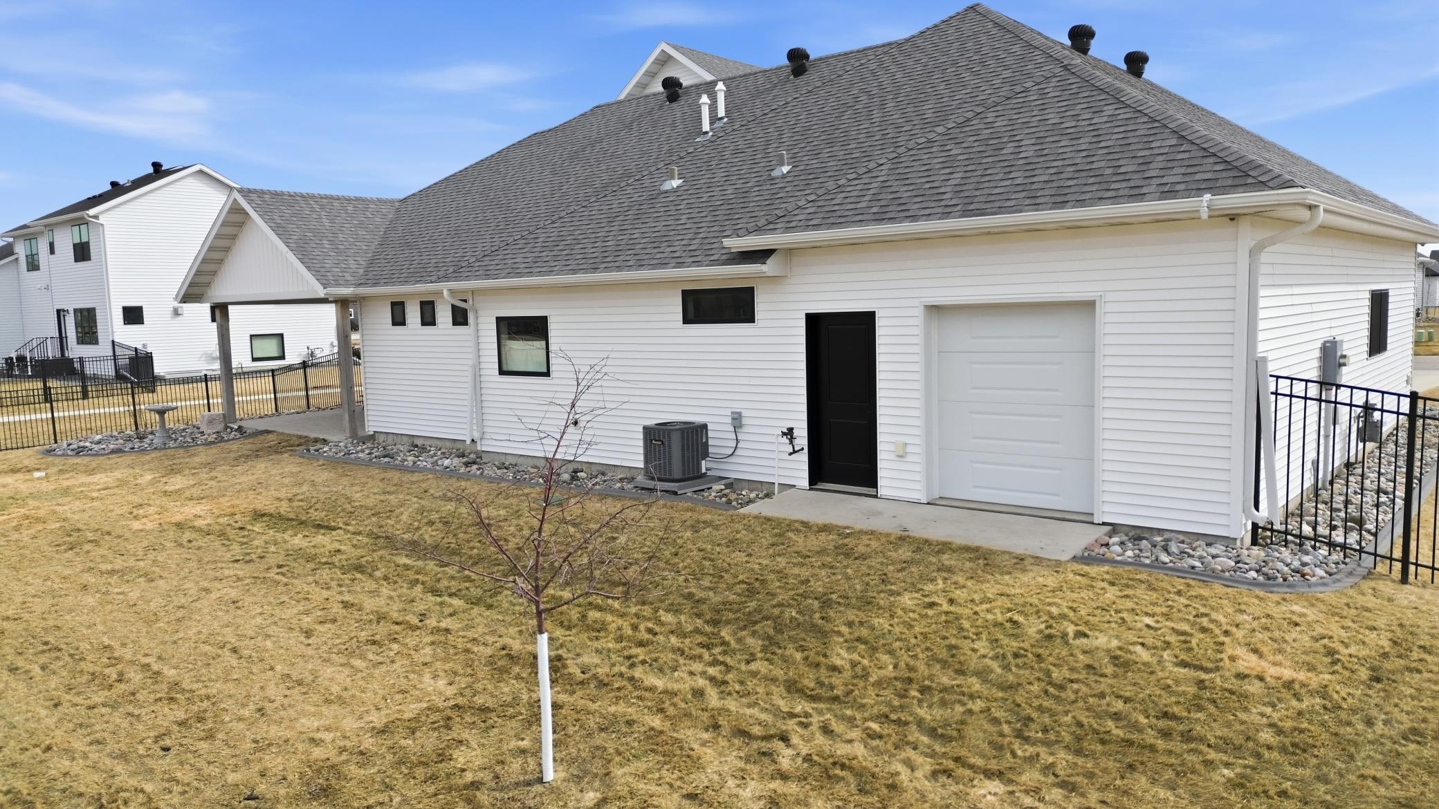 4259 Bristlecone Loop South Fargo, ND 58104 - Photo 6 of 55