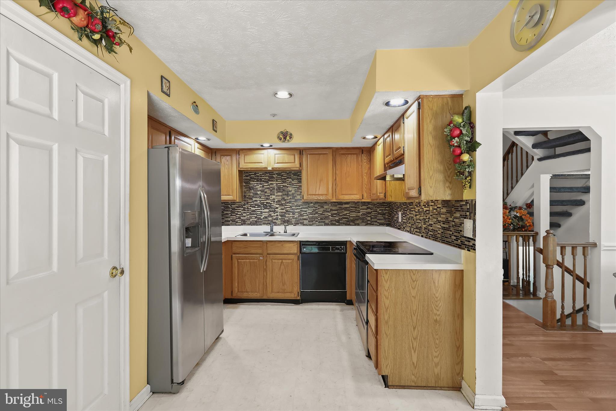 716 Streamside Drive Bowie, MD 20721 - Photo 9 of 28 Kitchen
