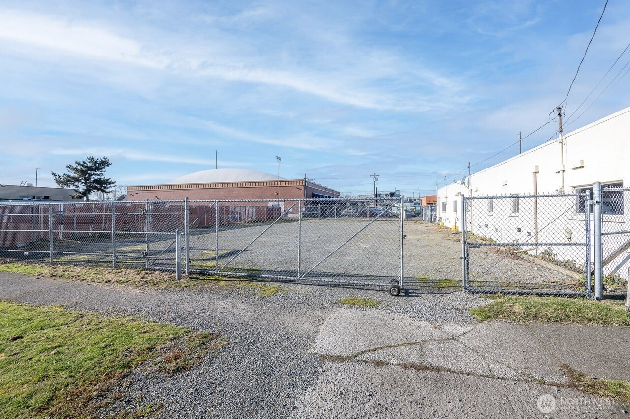 321 State Avenue North Kent, WA 98030 - Photo 15 of 16 a view of a backyard