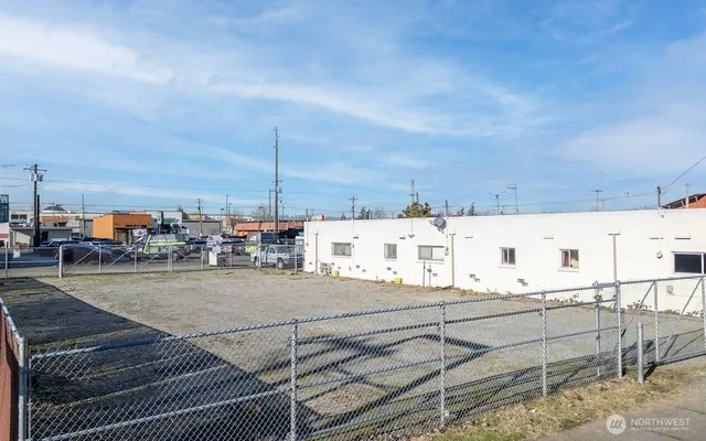 $3,500 | 321 State Avenue North, Kent, WA 98030