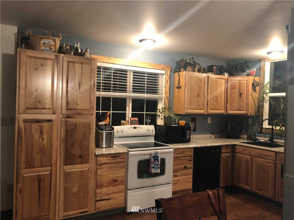 9116 Grandview Road Arlington, WA 98223 - Photo 11 of 24 Gallery Image 11