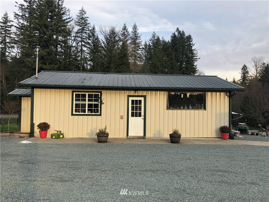 9116 Grandview Road Arlington, WA 98223 - Photo 4 of 24 Gallery Image 4