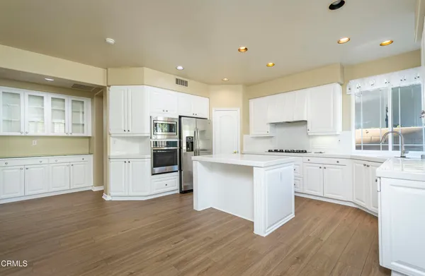 $6,000 | 801 La Vina Lane, Altadena, CA 91001
