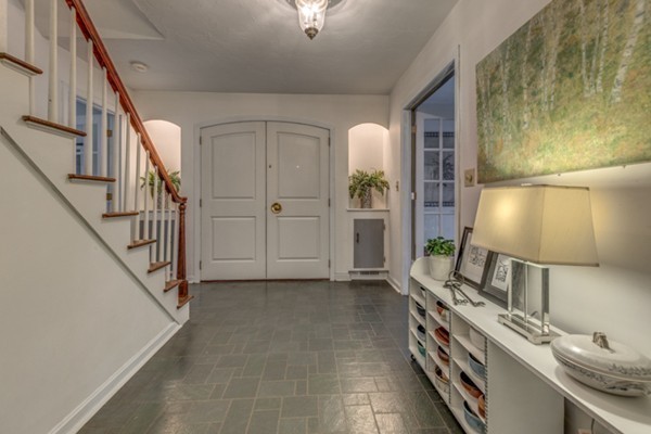 6 Fox Run Road Bedford, MA 01730 - Photo 2 of 28 Gallery Image 2