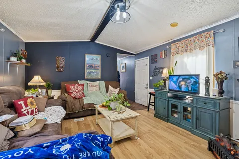 $109,900 | 639 Big Rock Road, Big Rock, TN 37023