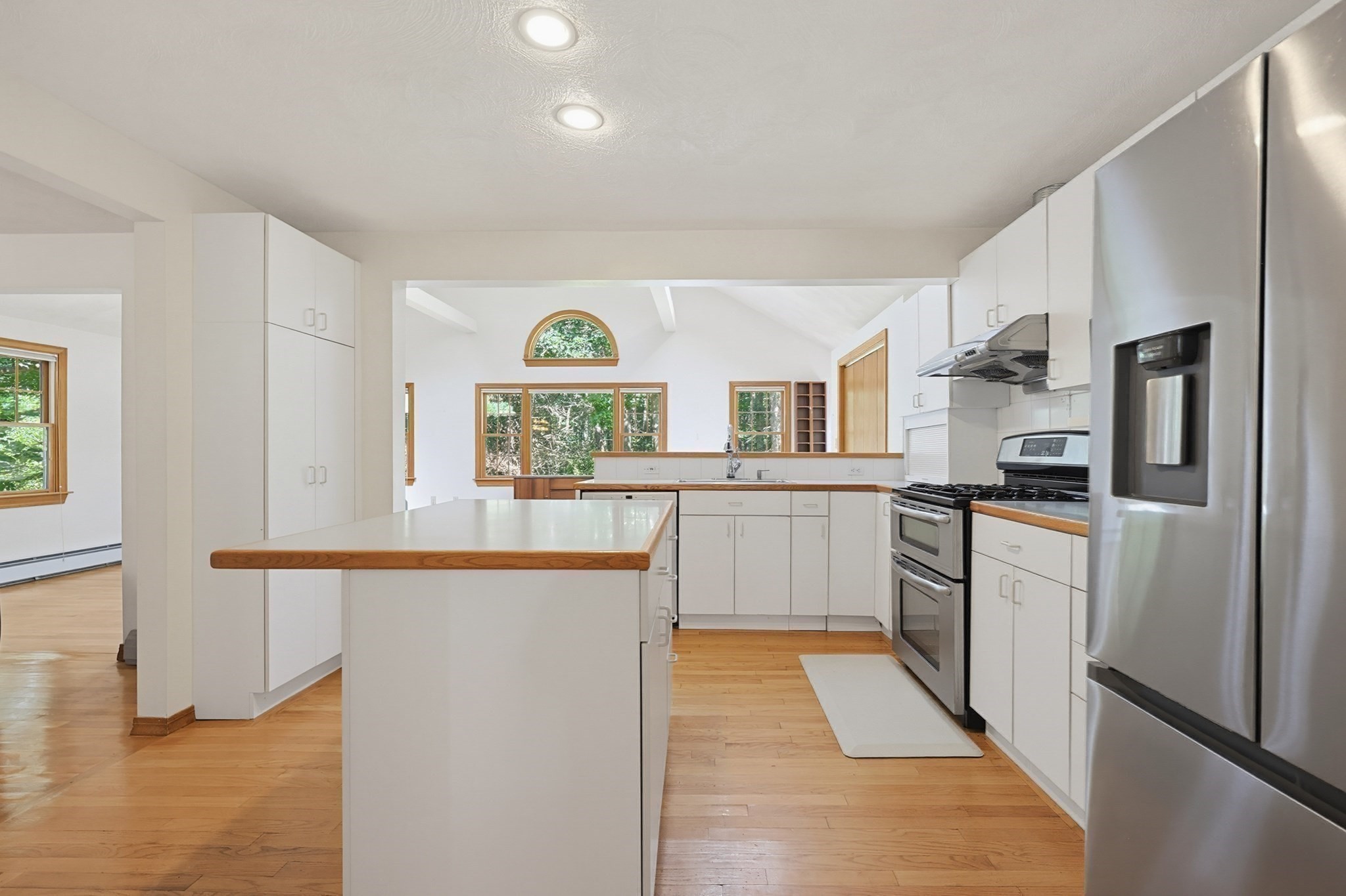 109 Davis Road Bedford, MA 01730 - Photo 13 of 42 Gallery Image 13