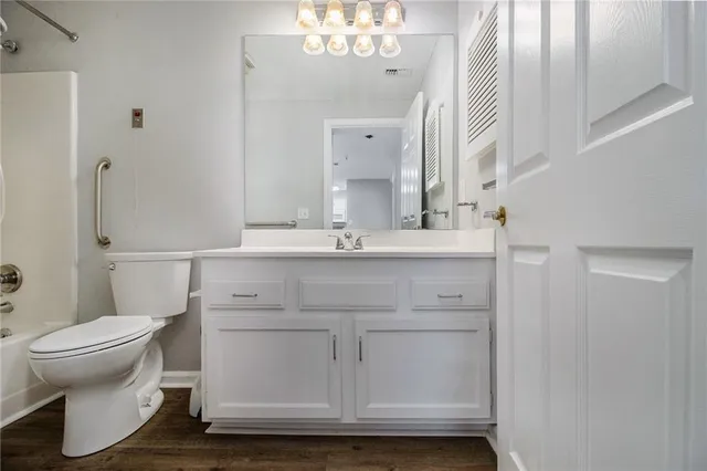 $210,000 | 1800 Clairmont Lake, Unit A414, Decatur, GA 30033