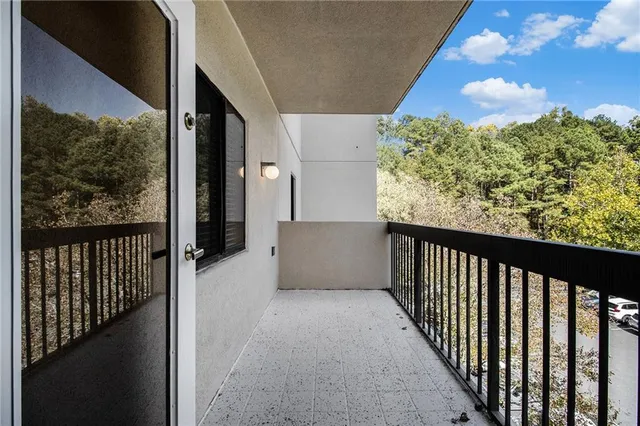 $210,000 | 1800 Clairmont Lake, Unit A414, Decatur, GA 30033