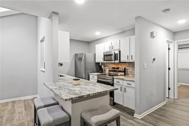 $2,250 | 10965 Gillette Street, Overland Park, KS 66210