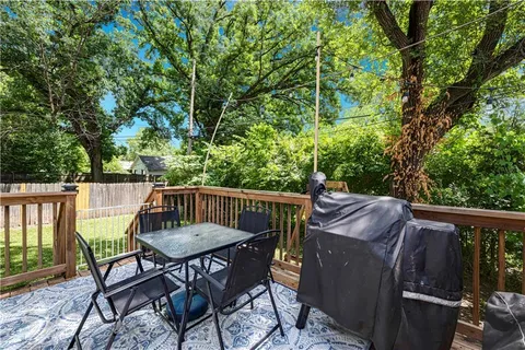 $270,000 | 5712 West 55th Street, Mission, KS 66202