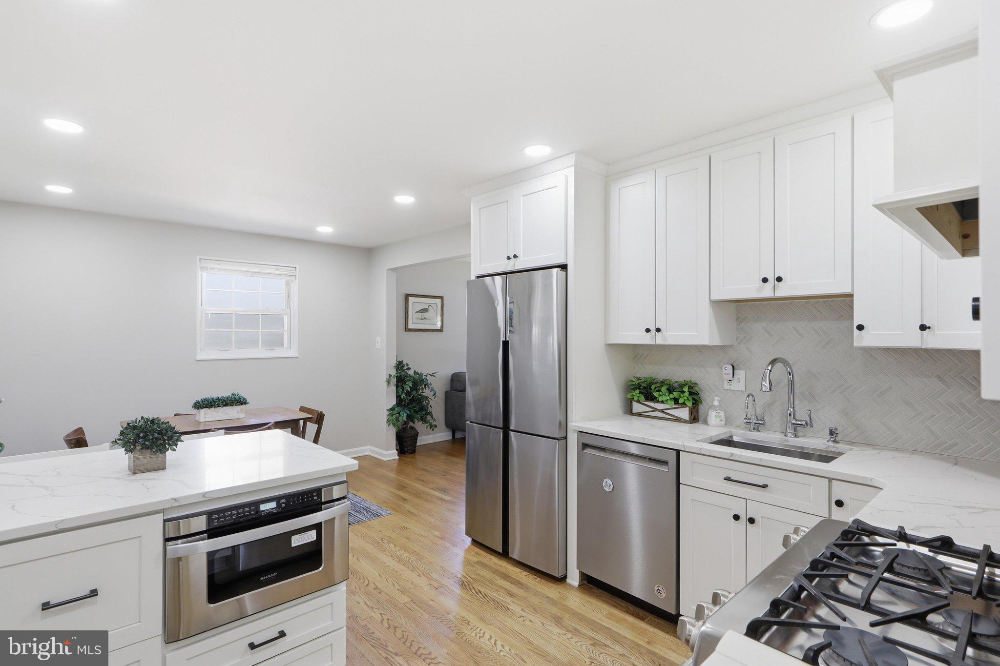 908 Gabel Street Silver Spring, MD 20901 - Photo 11 of 39 Built In Microwave Drawer