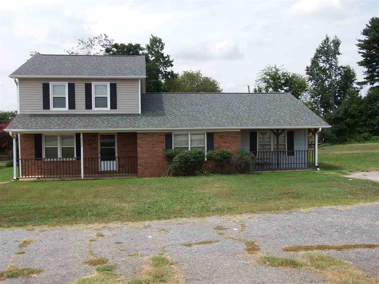 1536 East Blackstock Road Moore, SC 29369 - Photo 1 of 16 Gallery Image 1