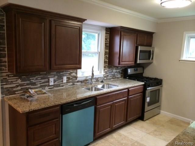 3857 Samuel Avenue Rochester, MI 48309 - Photo 12 of 20 photo 12.jpg