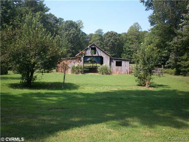 18188 Loving Union Road Disputanta, VA 23842 - Photo 3 of 9 Stable/Barn