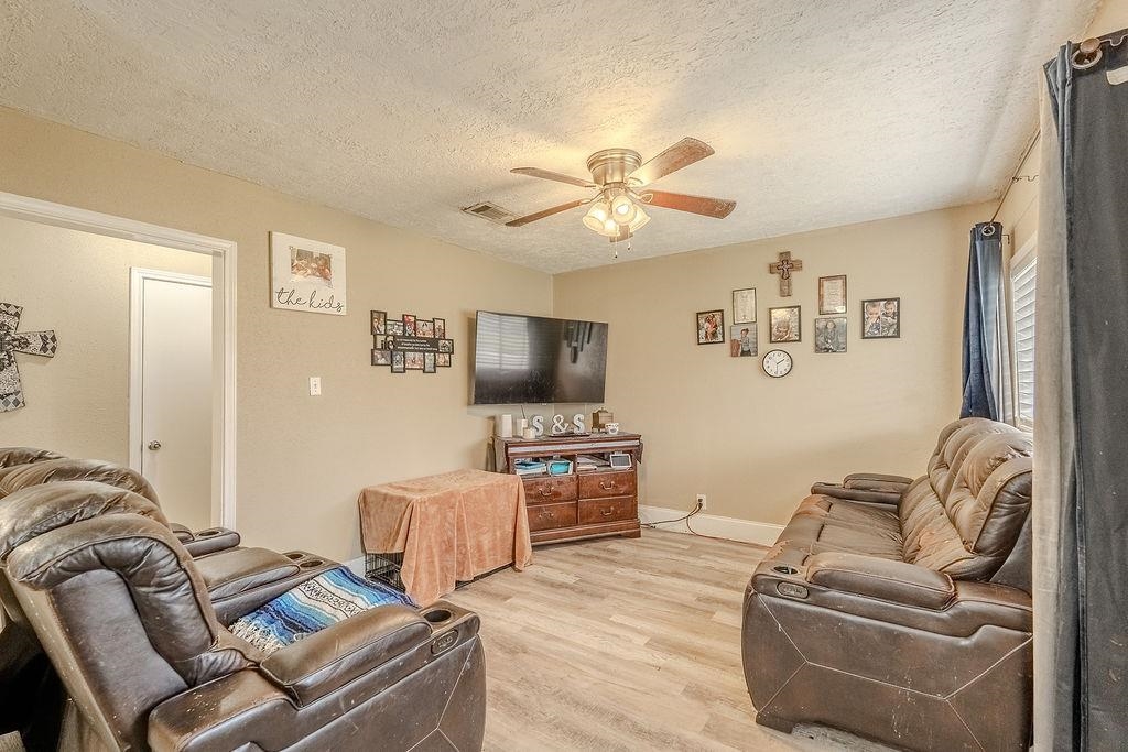 4565 Beaumont Drive Beaumont, TX 77708 - Photo 3 of 12