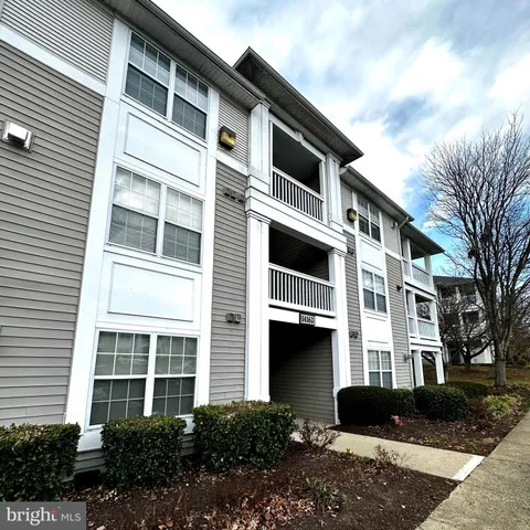 $2,100 | 14162 Cuddy Loop, Unit 103, Woodbridge, VA 22193
