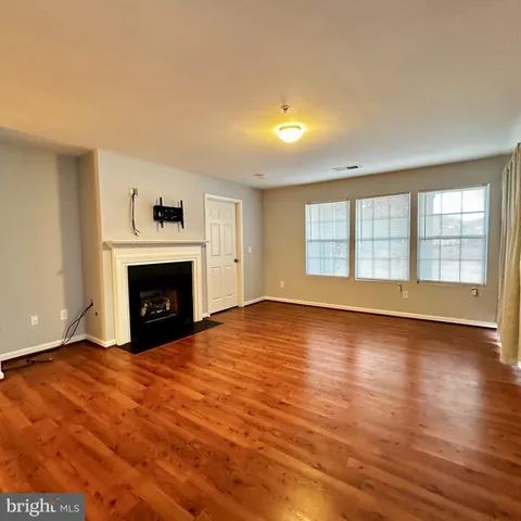 $2,100 | 14162 Cuddy Loop, Unit 103, Woodbridge, VA 22193
