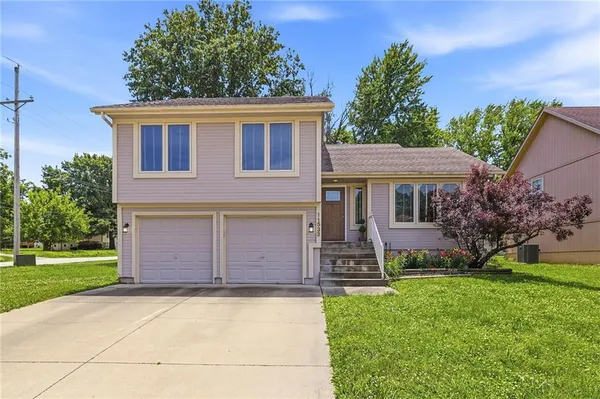 $300,000 | 11533 East 74th St Court, Kansas City, MO 64133