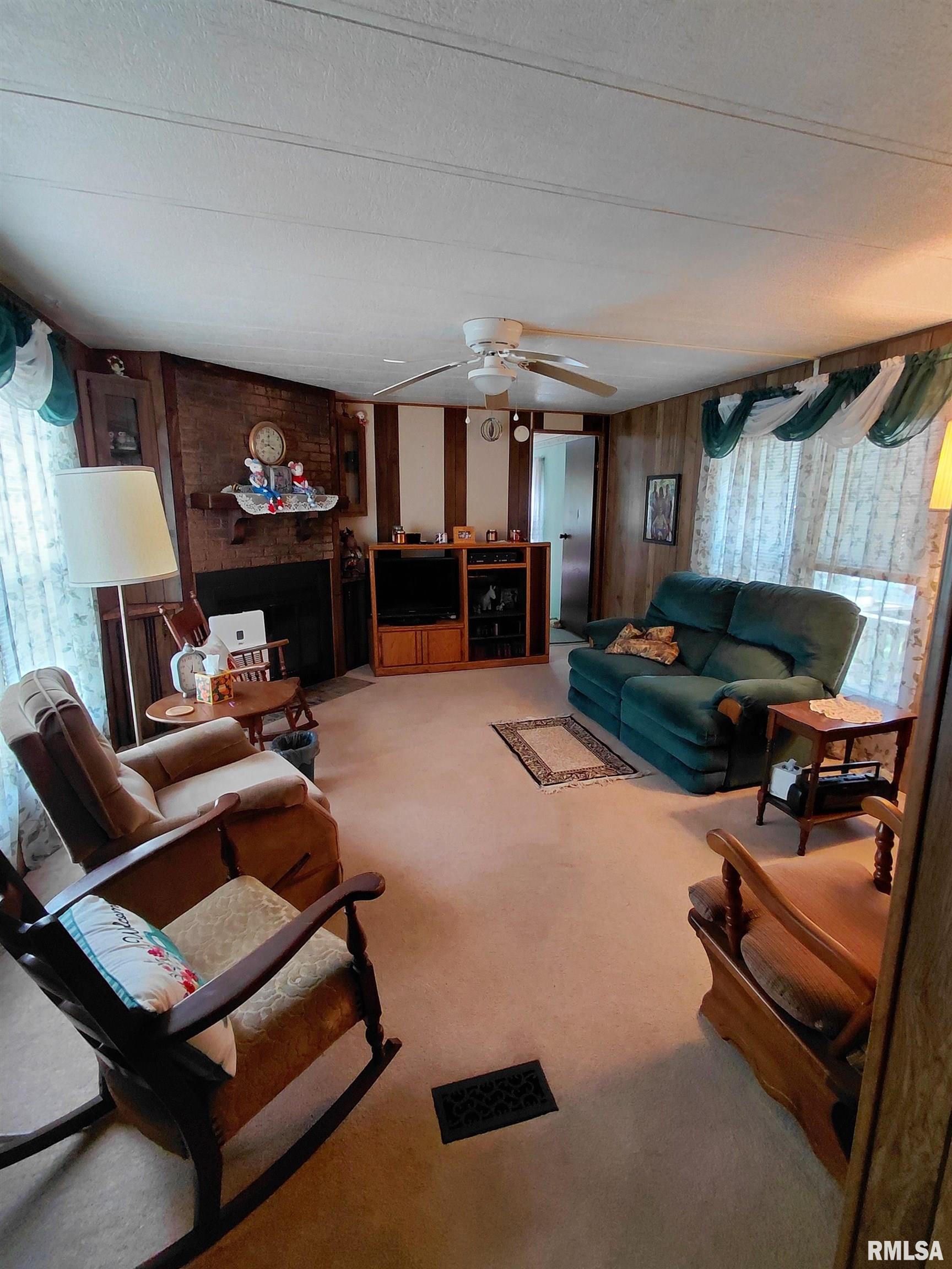 1100 West Locust Street Canton, IL 61520 - Photo 6 of 39