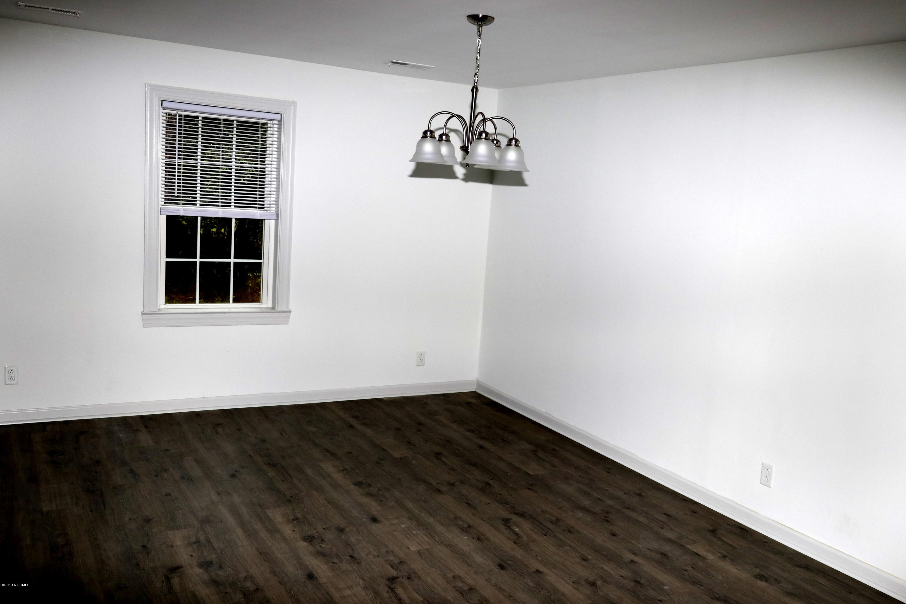 1507 Murrill Hill Road Jacksonville, NC 28540 - Photo 4 of 24 Dinning Area