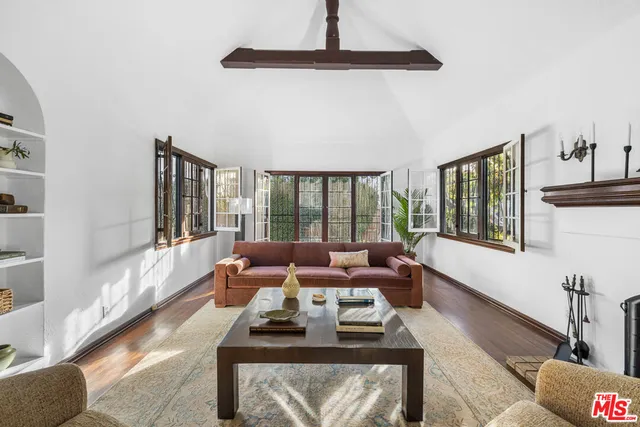 $1,849,000 | 926 South Burnside Avenue, Los Angeles, CA 90036