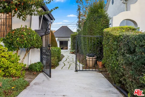 $1,849,000 | 926 South Burnside Avenue, Los Angeles, CA 90036