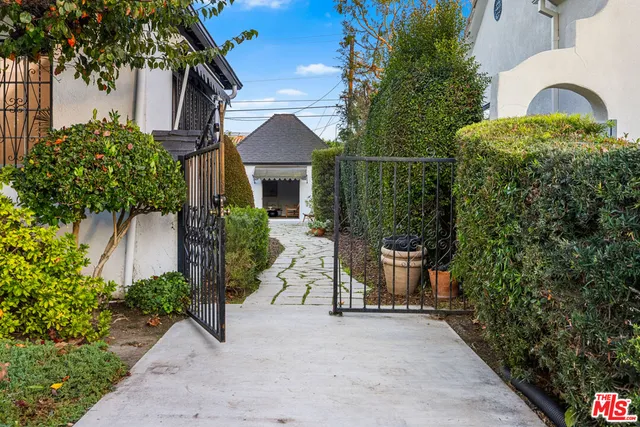 $1,849,000 | 926 South Burnside Avenue, Los Angeles, CA 90036