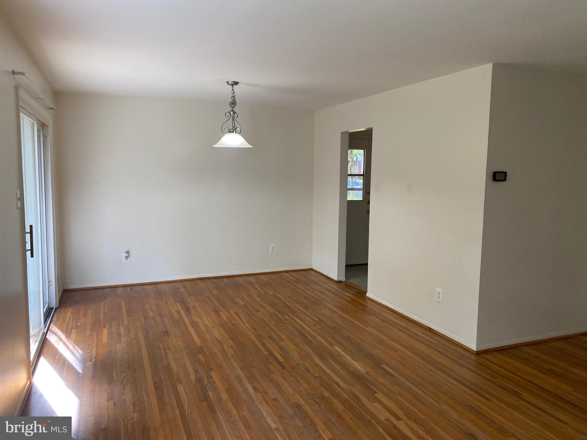 6519 Greenview Lane Springfield, VA 22152 - Photo 9 of 44 Gallery Image 9