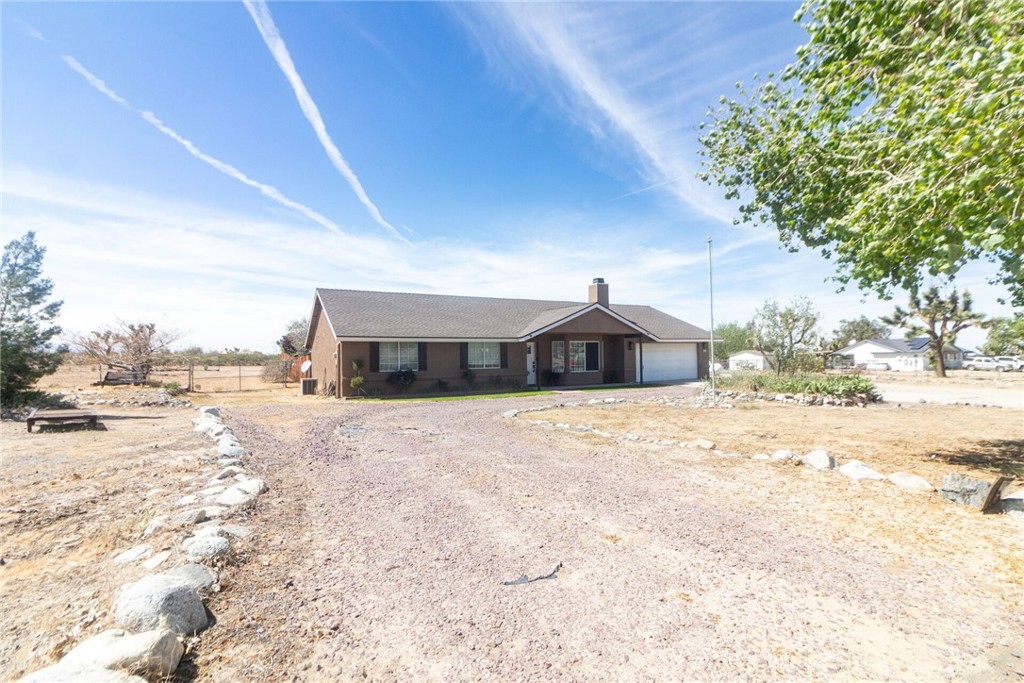 12186 Desert Ranch Road Phelan, CA 92371 - Photo 11 of 40