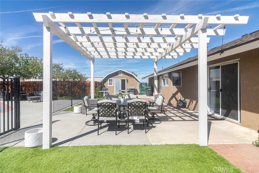 12186 Desert Ranch Road Phelan, CA 92371 - Photo 30 of 40