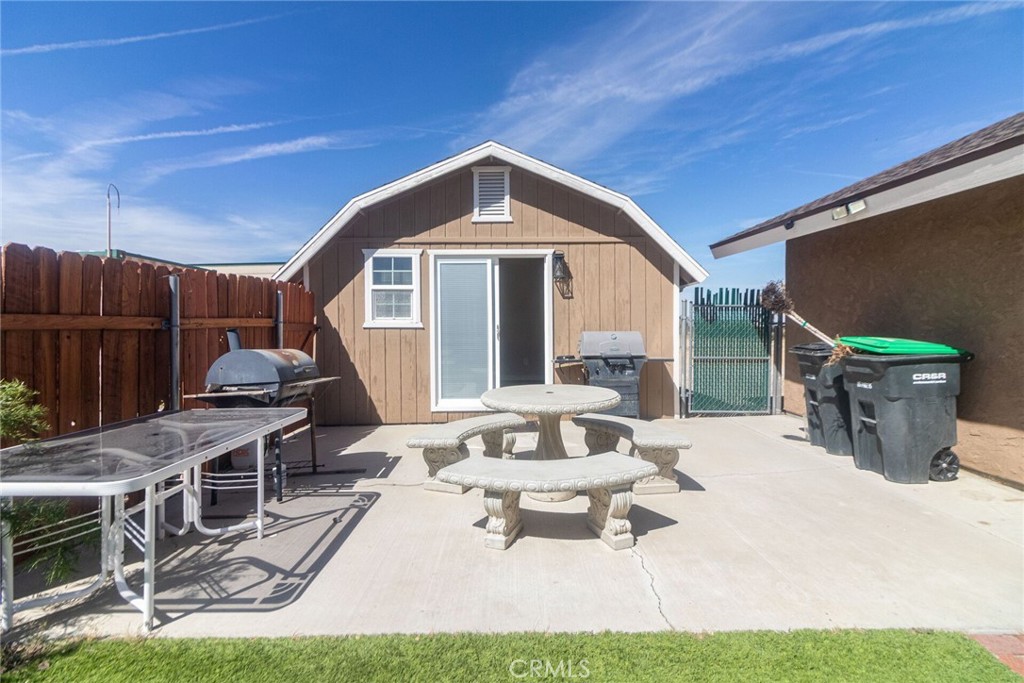 12186 Desert Ranch Road Phelan, CA 92371 - Photo 31 of 40