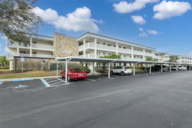 $175,000 | 4910 Bay Street Northeast, Unit 109, St. Petersburg, FL 33703