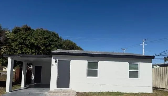 $1,650 | 1310 West 28th Street, Riviera Beach, FL 33404