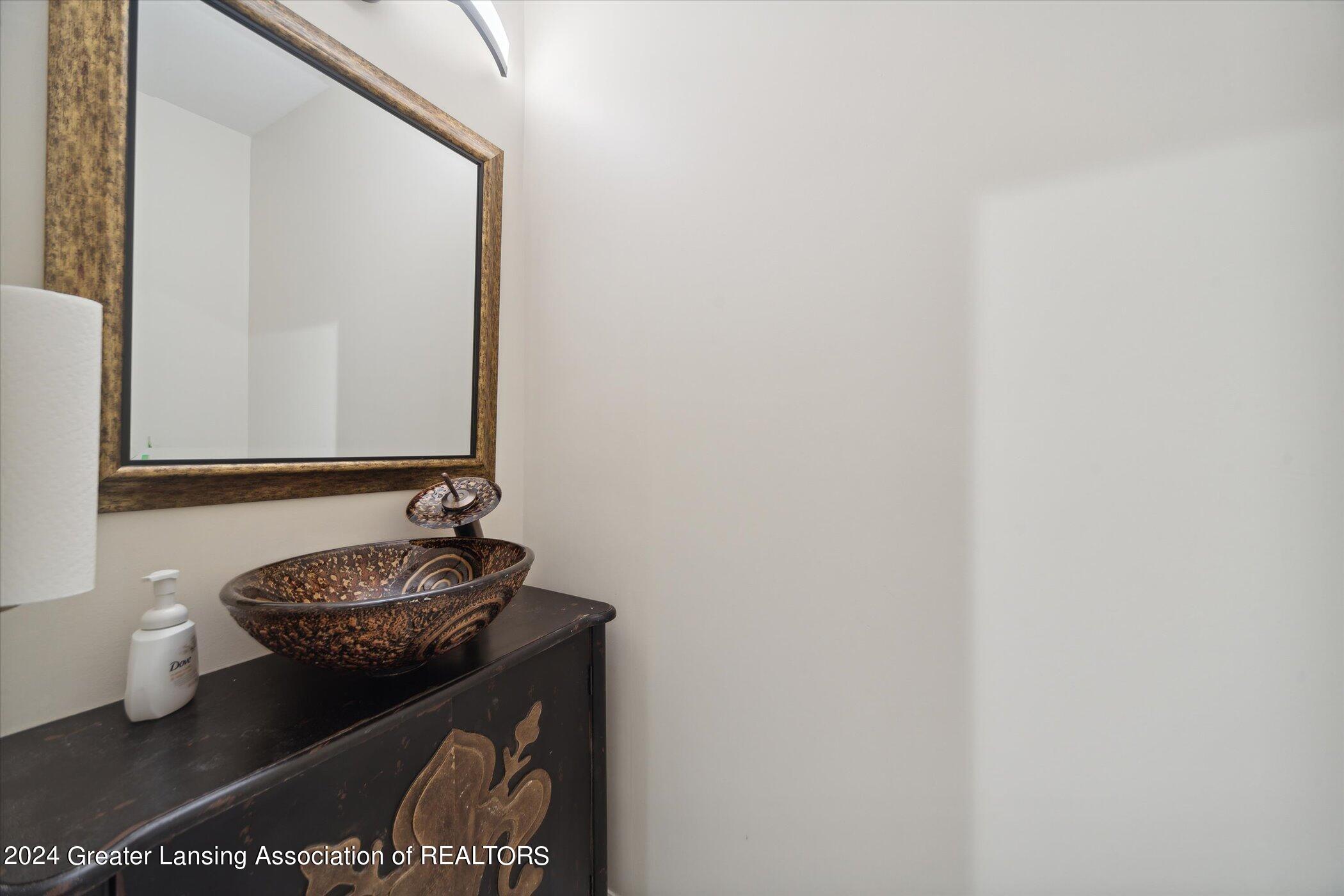 2903 North Cambridge Road Lansing, MI 48911 - Photo 19 of 49 19-2903-N-Cambridge-Rd-Lansing-MI-48911-