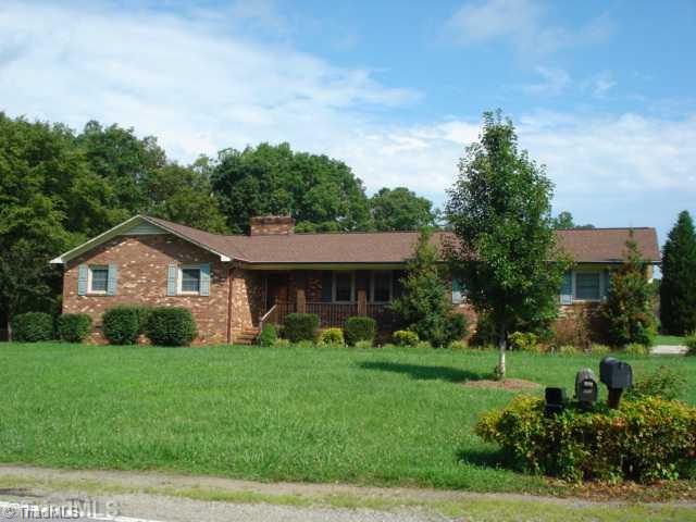 806 Taylor Road Stoneville, NC 27048 - Photo 1 of 11 Exterior Front.