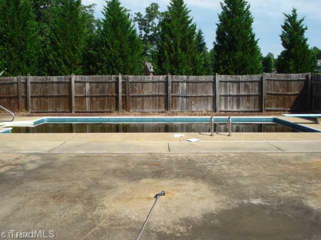 806 Taylor Road Stoneville, NC 27048 - Photo 10 of 11 Swimming Pool/Hot Tub/Sauna.