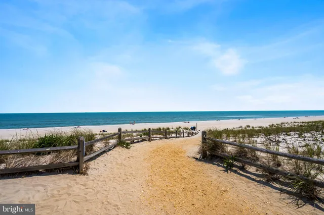 $698,000 | 102 West Pompano Way, Lavallette, NJ 08735