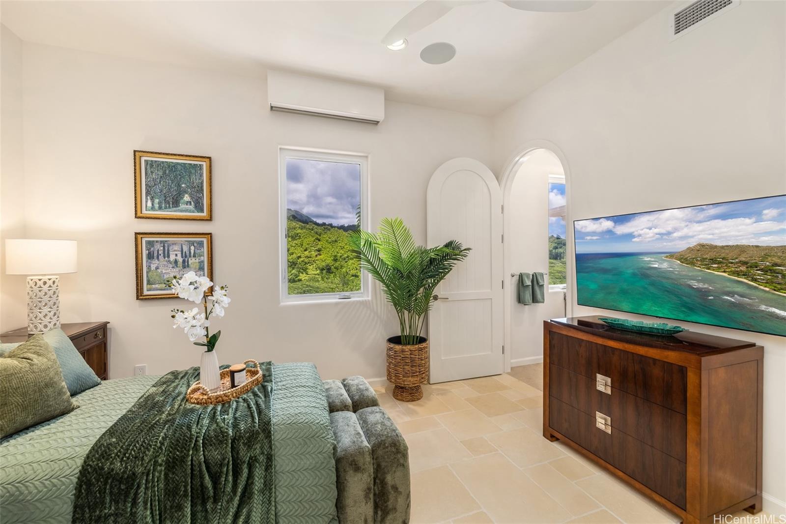 47-958 Kamakoi Road Kaneohe, HI 96744 - Photo 18 of 25 a living room with furniture