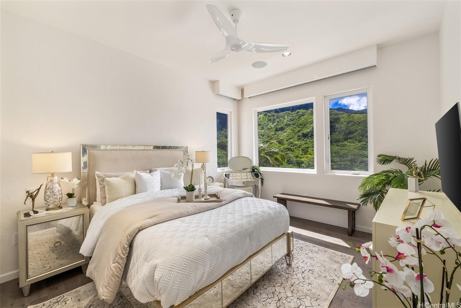 47-958 Kamakoi Road Kaneohe, HI 96744 - Photo 20 of 25 a bed room with a bed and a window