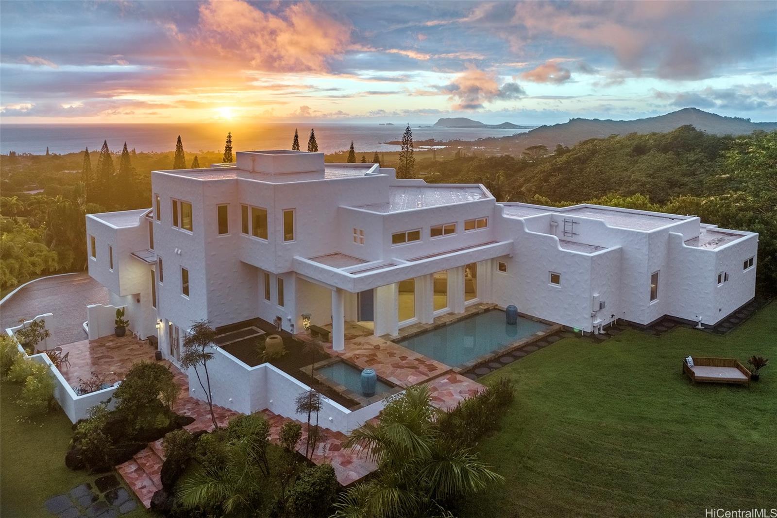47-958 Kamakoi Road Kaneohe, HI 96744 - Photo 24 of 25 aerial view of a house with a garden